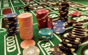 75 Ball Bingo ကတ်ပုံစံနှင့် ဂဏန်းများ ထွက်နေသောဒြပ်ပုံ
